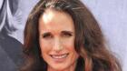 Belleza icónica: Andie MacDowell desafía al paso del tiempo a los 61 años