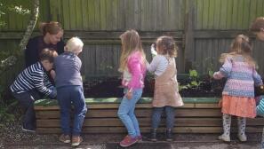 Así es la primera escuela en Inglaterra que no tiene vacaciones de verano fijas