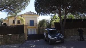 Muere en los calabozos el detenido por la muerte de su pareja y su hija en Cádiz