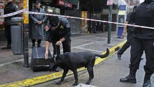 Encuentran una bomba en un teatro argentino al que iba a acudir Uribe
