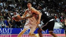 Tomic tira con bala