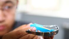 «Toothpick Crossbow», el polémico juguete que ha lanzado China para combatir al spinner