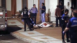 Hallan el cadáver de un hombre apuñalado en una vivienda en llamas