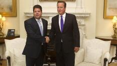 Gibraltar ve posible su independencia, con Isabel II como jefe de Estado