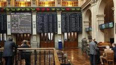 El Ibex, imparable, rebasa los 10.000 puntos por primera vez en más de dos años