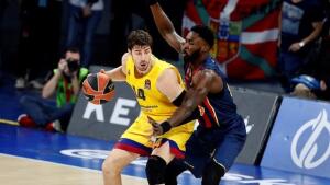 El Baskonia despierta del letargo ante el Barcelona