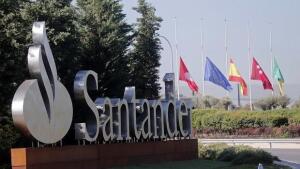 La UCO permanece siete horas en la sede del Banco Santander en la investigación por blanqueo del HSBC