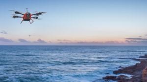 Crean el primer dron salvavidas para evitar ahogamientos en las playas