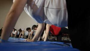 El ejercicio físico moderado en el embarazo protege y mejora el bienestar de la madre y el feto