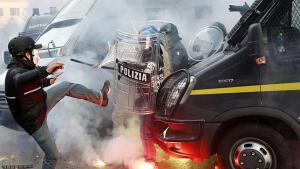 Disturbios y cargas policiales en Roma en una multitudinaria manifestación contra los recortes