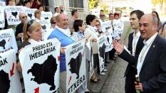 «Presos políticos» que asesinan embarazadas, niños, ancianos...