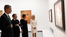 La visita de los Reyes a la retrospectiva de Miró en París, en imágenes