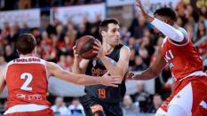 El Baxi Manresa se impone al Valencia Basket con un gran Corey Fisher