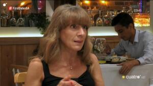 Una mujer sale por primera vez de su ciudad natal para buscar su primer amor en «First Dates»