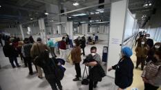 España vacuna a medio gas en Semana Santa durante un momento «crítico»