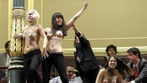 El juez deja en libertad a las activistas de FEMEN