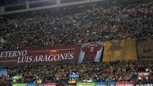 Asi fue el homenaje a Luis Aragonés antes del España-Italia
