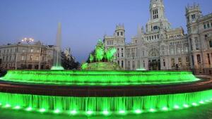 La Cibeles se tiñe de verde por San Patricio