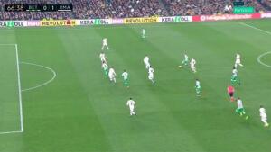 Polémica con el VAR en el gol de Canales