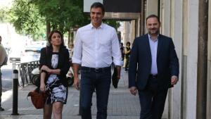 Sánchez busca afianzar su liderazgo silenciando a los barones críticos