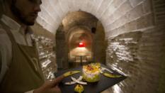 Restaurantes con cueva: comer, y algo más, bajo tierra