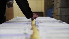 Tres partidos, dos listas