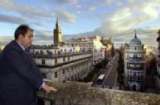 Francisco Fernández: «No queremos atracarnos de Metro sino ir poco a poco y centrarnos en la Línea 1»