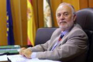 Isaías Pérez Saldaña: «Las organizaciones agrarias no pueden escuchar los cantos de sirena del PP»