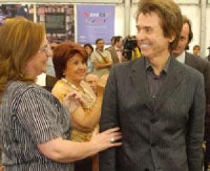 Raphael presenta «Quiero vivir» en la Feria del libro de Sevilla