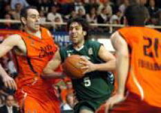 TAU y Unicaja, a remolque del Barça