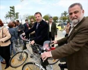 El alcalde inauguran el servicio de bicicletas de alquiler «Sevici», con 20 vehículos