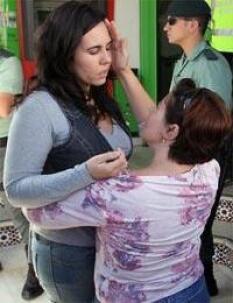 Detenidos los atracadores que se encerraron con rehenes en una sucursal bancaria de Tarifa