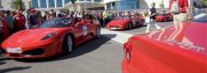 Más de medio centenar de coches participan en I Gymkhana Ferarri en Sevilla