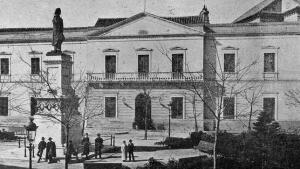 El primer museo público sevillano lo creó en 1810 José Bonaparte en el Alcázar
