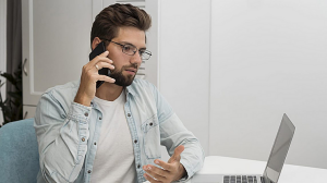 Este portátil Lenovo se suma a la Fiesta de Primavera: top para regalar a padres que teletrabajan