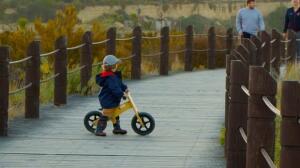 Ayúdales a mejorar sus habilidades motoras y entrenar la fuerza con un triciclo para bebé