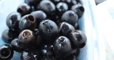 La UE entra en la «batalla» de la aceituna negra y anuncia aranceles millonarios para EEUU