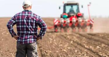 España muestra sus cartas para la PAC post 2027: pide garantizar ingresos y mecanismos de crisis