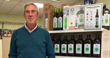 Francisco de Mora: «Queremos más asociados y que más almazaras envasen con el sello de la DOP Aceites de Lucena»