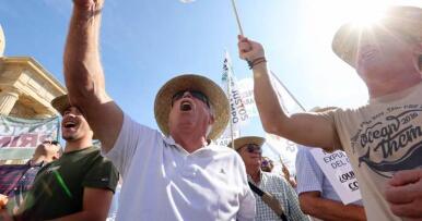 Los agricultores avisan: «Dinamitando la PAC, nos terminaremos alimentando de terceros países»