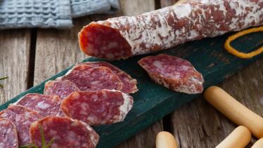 Ciencia para lograr el salchichón más apetecible: la UCO estudia qué carbohidratos mejoran la receta