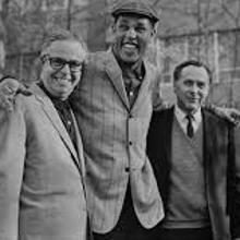 Alfred Lion y Francis Wolff, junto al saxofonista Dexter Gordon (centro)