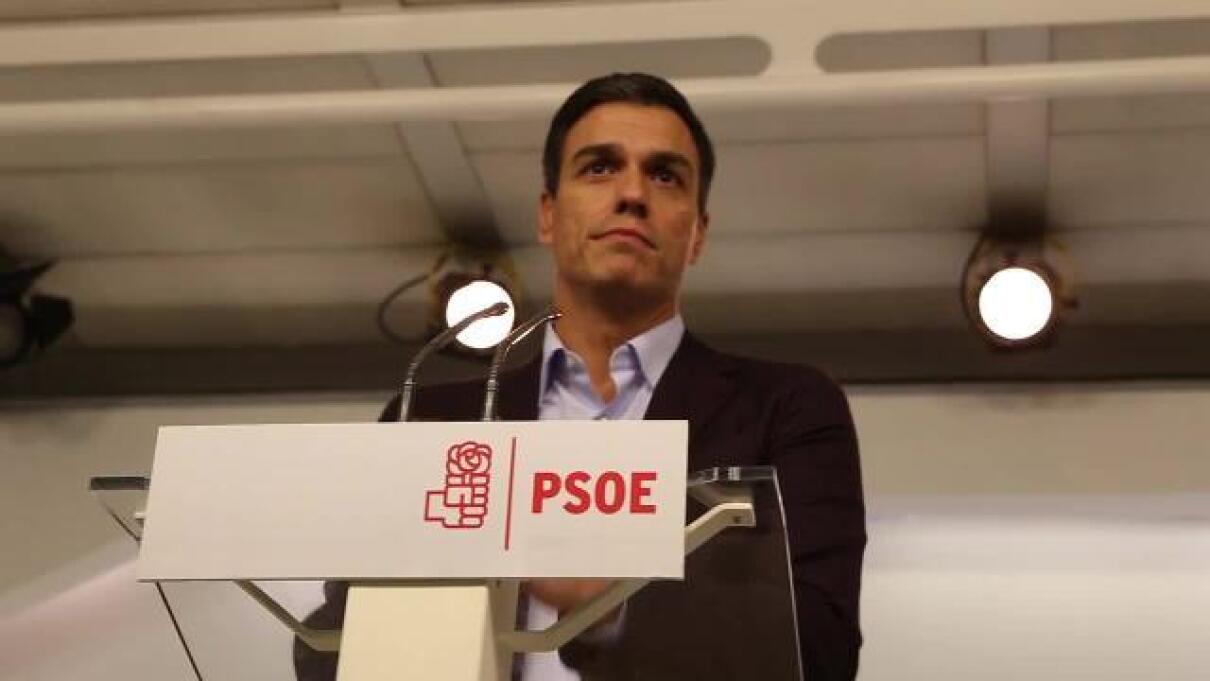 Pedro Sánchez dimite